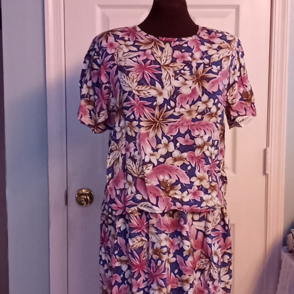 Two piece skirt and blouse set